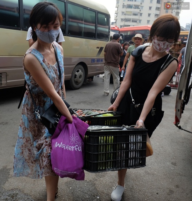 Người d&acirc;n 2 miền tấp nập trở lại th&agrave;nh phố sau kỳ nghỉ lễ - Ảnh 3.