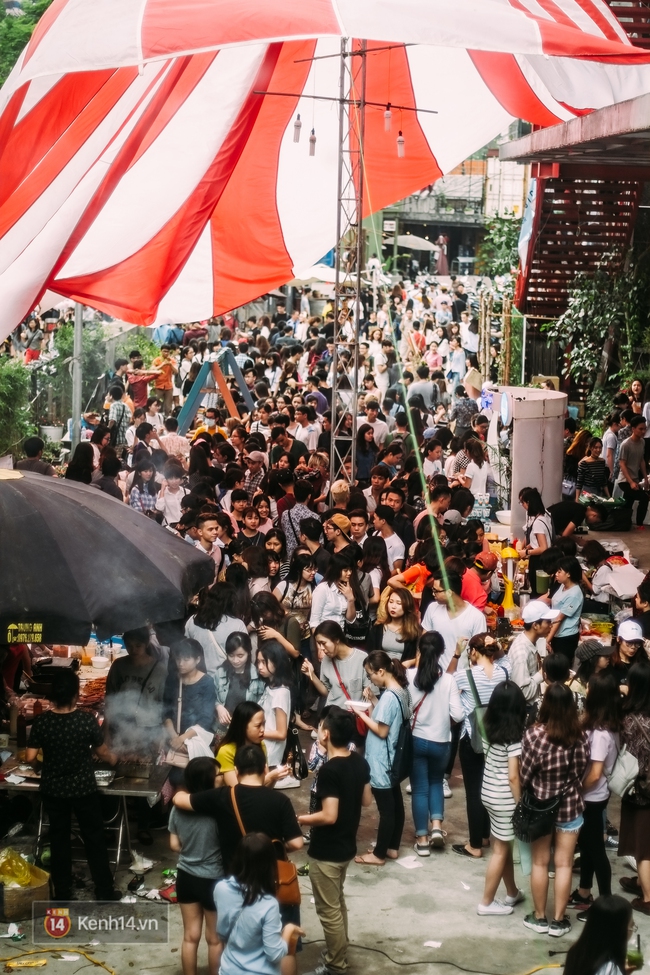 Giới trẻ Hà Nội đã có một ngày quẩy siêu vui ở hội chợ The New District - Ảnh 4.