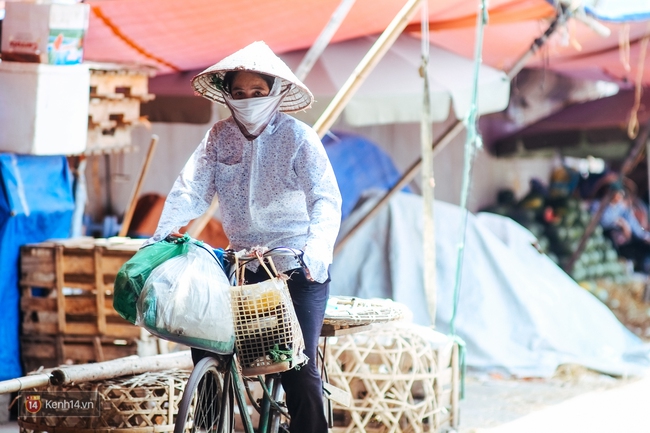 Hà Nội: Có những nơi mà người ta chẳng còn sợ cái nắng nóng 40 độ C - Ảnh 12.