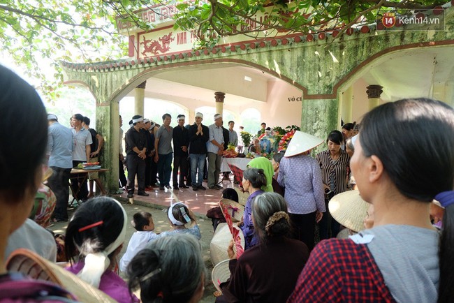 Người mẹ trẻ bị xe bu&yacute;t c&aacute;n tr&ecirc;n phố H&agrave;ng Khay c&oacute; con g&aacute;i mới chỉ 8 th&aacute;ng tuổi - Ảnh 1.