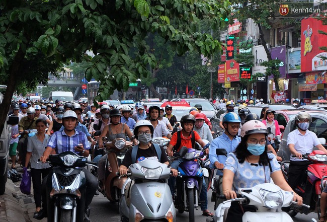 Chủ tịch hiệp hội vận tải H&agrave; Nội: Cần c&acirc;n nhắc bỏ cụm từ cấm xe ngoại tỉnh đi - Ảnh 4.