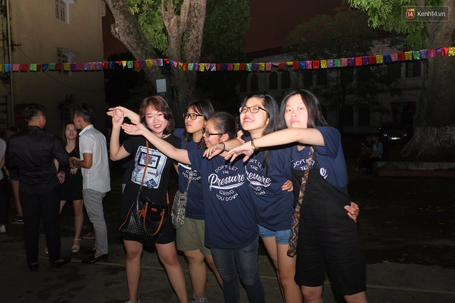 Teen cuối cấp Việt Đức vừa h&agrave;o hứng, vừa bồi hồi tham gia Lễ trưởng th&agrave;nh - Ảnh 14.