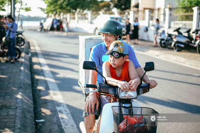 Cấm thì mặc cấm, người Hà Nội vẫn hớn hở vẫy vùng giữa bãi tắm hồ Tây để giải nhiệt - Ảnh 5.