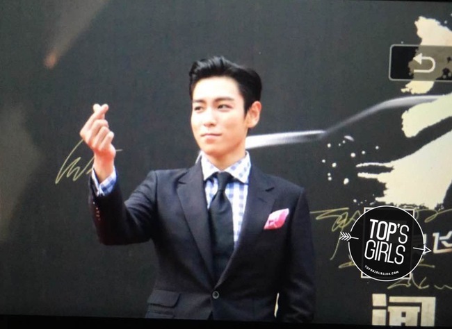 Ơn giời, T.O.P (Big Bang) cuối cùng cũng được đi thảm đỏ, lại còn bắn tim nữa chứ - Ảnh 20.