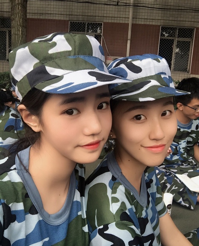 Chùm ảnh: Những nữ thần xinh đẹp bậc nhất trong mùa học quân sự ở Trung Quốc - Ảnh 3.