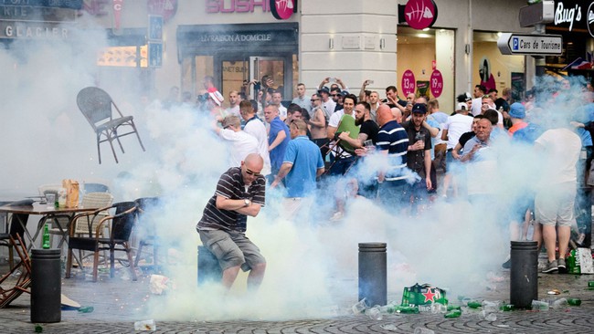 Fan Anh tiếp tục gây rối ở Marseille - Ảnh 3.