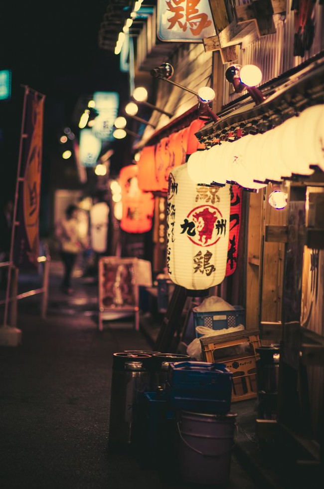 Ai bảo ẩm thực Nhật l&agrave; cứ phải sang chảnh? Ở Nhật người ta cũng &ldquo;l&ecirc; la qu&aacute;n c&oacute;c&rdquo; như Việt Nam đ&acirc;y n&agrave;y! - Ảnh 4.
