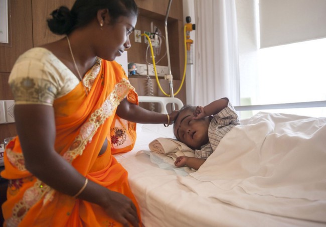 C&ocirc; b&eacute; người ngo&agrave;i h&agrave;nh tinh được t&igrave;m thấy trong ng&ocirc;i l&agrave;ng ngh&egrave;o kh&oacute;, 3 năm sau em đ&atilde; thay đổi thần kỳ - Ảnh 6.