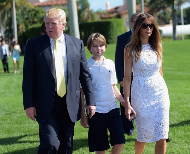 Barron Trump sẽ l&agrave; con trai Tổng thống đầu ti&ecirc;n sống tại Nh&agrave; Trắng trong nửa thế kỷ - Ảnh 4.