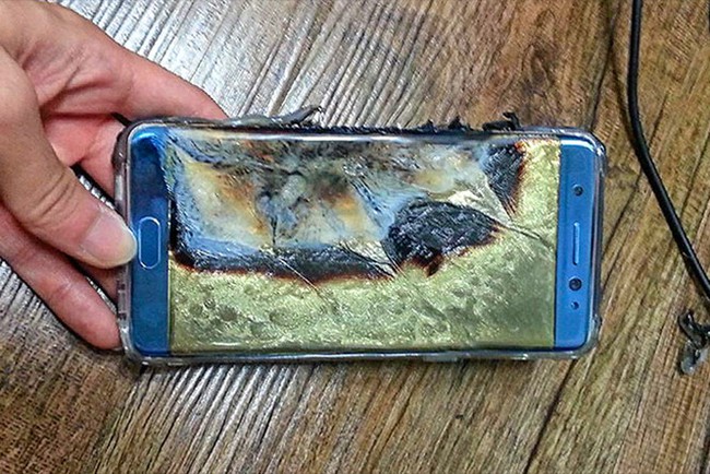 Sự cố Galaxy Note7 chưa qua, giờ tới cả máy giặt của Samsung cũng nổ banh chành - Ảnh 1.