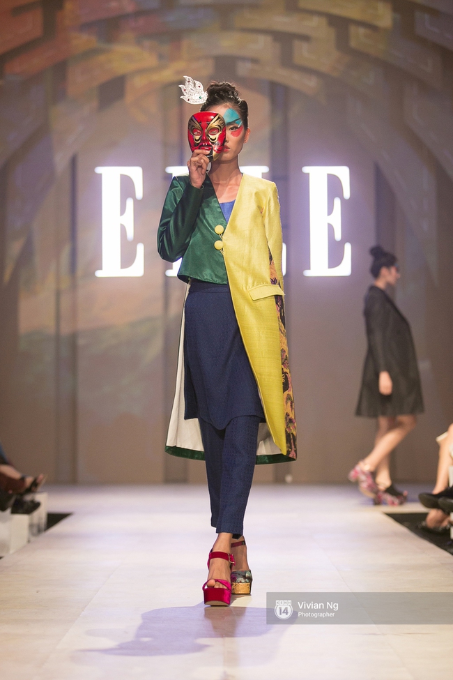 Phải nhập viện vào phút chót, Mai Ngô vẫn không bỏ lỡ cơ hội đọ trình catwalk với Phí Phương Anh trong Elle Fashion Show - Ảnh 34.