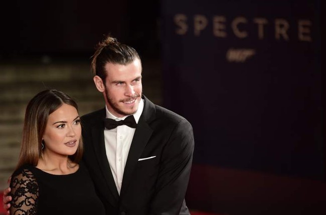 Bạn gái chính thức nhận lời cầu hôn của Gareth Bale - Ảnh 2.