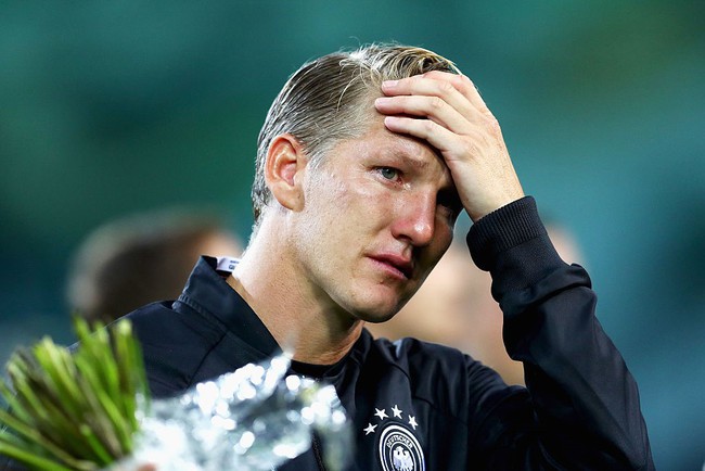 Chiến binh Schweinsteiger chia tay ĐT Đức trong nước mắt nghẹn ngào - Ảnh 3.