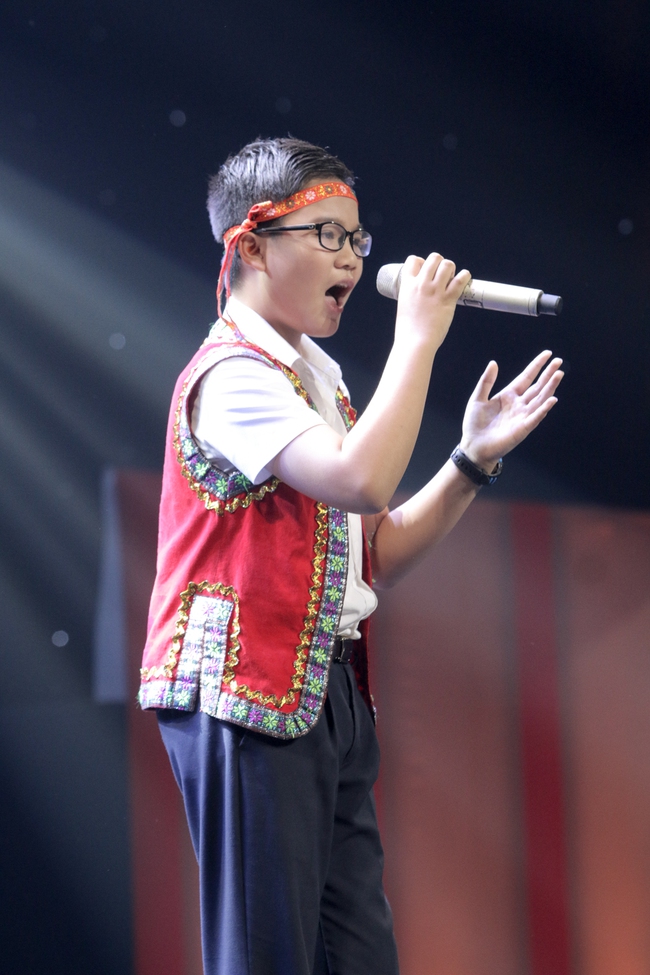 The Voice Kids: Mặc Đông Nhi và Noo tranh giành, cậu bé dân ca vẫn chọn Vũ Cát Tường - Ảnh 21.