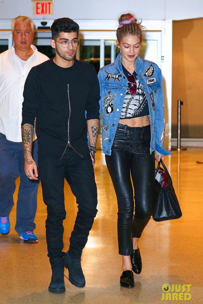 Xuất hiện cực đẹp ở sân bay, Gigi và Zayn xứng danh cặp đôi ăn ảnh nhất showbiz thế giới - Ảnh 2.