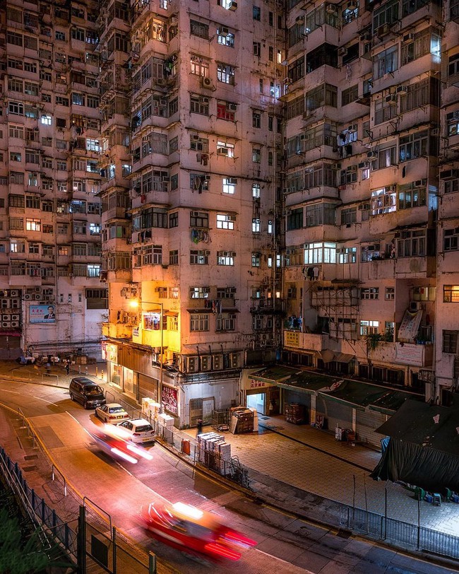 Ngắm nh&igrave;n vẻ huy&ecirc;n n&aacute;o ở khu phố cổ Hồng K&ocirc;ng khi đ&ecirc;m về - Ảnh 15.