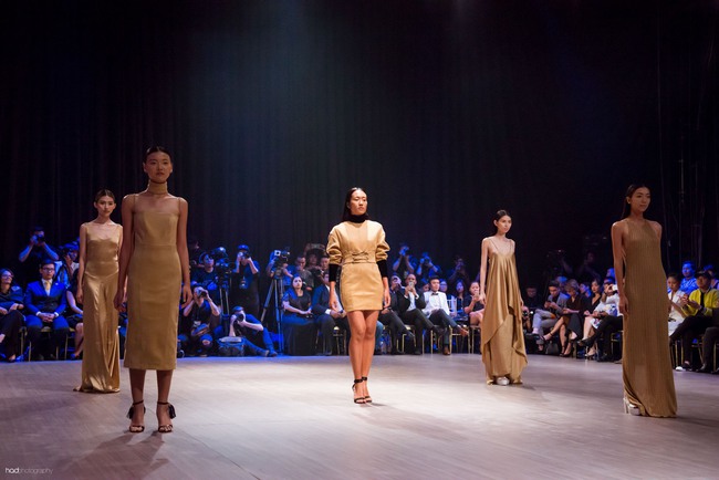 Kỳ Duyên trình diễn không thể gắt hơn, em gái Trang Khiếu lần đầu biết thế nào là catwalk - Ảnh 36.