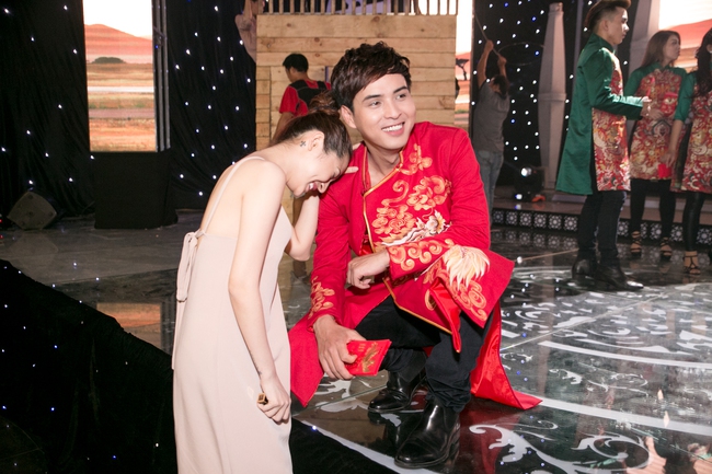 Hồ Quang Hiếu được bạn g&aacute;i Bảo Anh chăm s&oacute;c tại phim trường quay MV Tết - Ảnh 4.