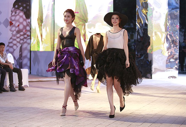 S&agrave;n catwalk - Mặt trận mới để c&aacute;c Hoa hậu, &Aacute; hậu thi thố t&agrave;i sắc - Ảnh 9.