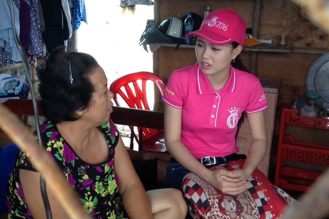 HHVN 2016: HĂng Ni&ecirc; bật kh&oacute;c kể về tuổi thơ, Trấn Th&agrave;nh &ocirc;m chầm lấy người đẹp Đ&agrave; Nẵng - Ảnh 19.