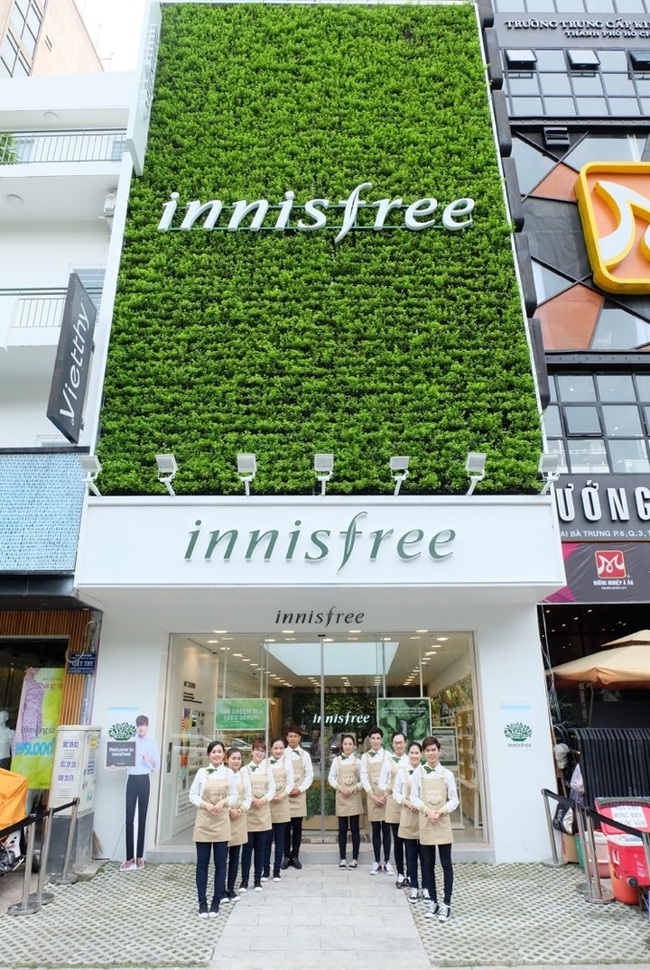 Innisfree khai trương cửa hàng đầu tiên tại TP.Hồ Chí Minh, được đông đảo giới trẻ quan tâm, ủng hộ - Ảnh 1.