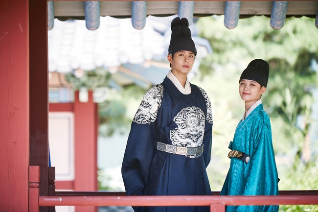 Moon Lovers v&agrave; Moonlight: Th&ecirc;m cặp si&ecirc;u trăng từ xứ H&agrave;n đến với kh&aacute;n giả Việt Nam - Ảnh 2.