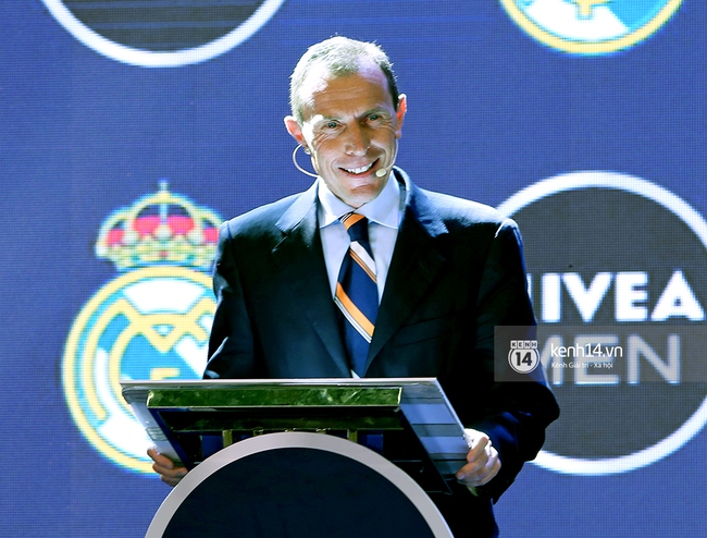 Ca sĩ Tuấn Hưng ghi b&agrave;n trong ng&agrave;y hội ngộ huyền thoại Real Madrid - Ảnh 3.