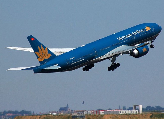 Vietnam Airlines ho&atilde;n to&agrave;n bộ 14 chuyến bay đi đến Hải Ph&ograve;ng do ảnh hưởng của b&atilde;o Sarika - Ảnh 1.