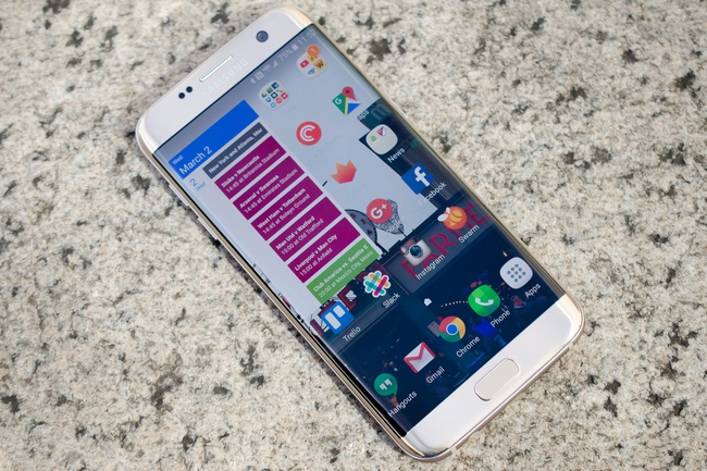 Mua 11 chiếc smartphone n&agrave;y, bạn sẽ kh&ocirc;ng bao giờ phải lo mất s&oacute;ng - Ảnh 11.