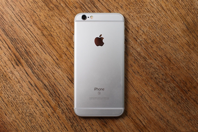 Mua 11 chiếc smartphone n&agrave;y, bạn sẽ kh&ocirc;ng bao giờ phải lo mất s&oacute;ng - Ảnh 2.