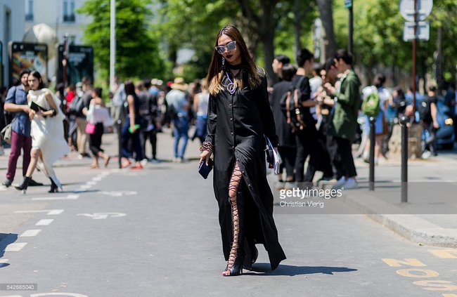 Ngưỡng mộ với cô gái Việt siêu chất, nổi bật ở tuần lễ thời trang Paris - Ảnh 13.