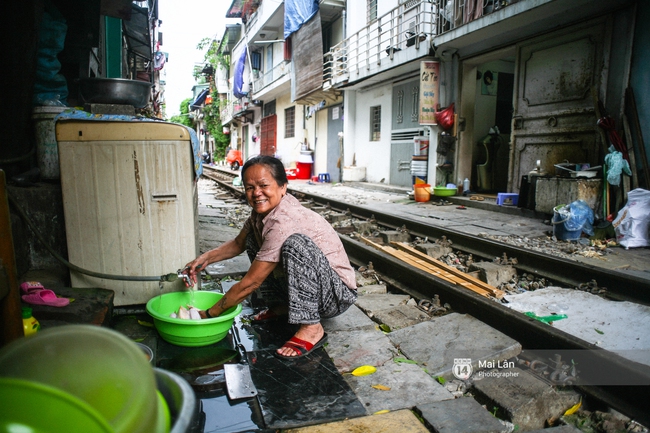 Cuộc sống bình dị nơi xóm đường tàu ồn ào, nguy hiểm nhất Hà Nội - Ảnh 16.