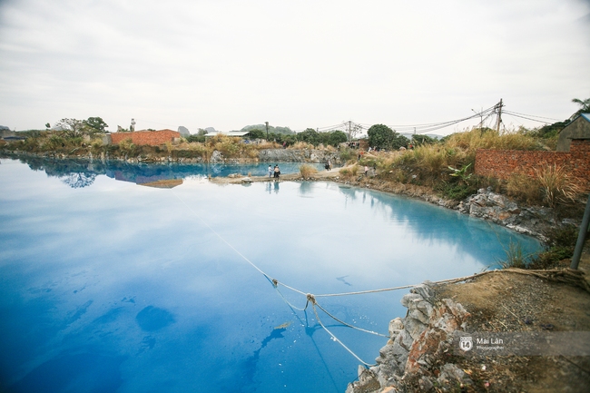Hồ nước xanh ngắt đang hot ở Hải Phòng: Cắm biển Khu vực nguy hiểm vì từng có người chết đuối - Ảnh 2.