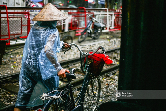 Cuộc sống bình dị nơi xóm đường tàu ồn ào, nguy hiểm nhất Hà Nội - Ảnh 8.