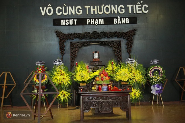 Phó thủ tướng Vũ Đức Đam tiễn đưa NSƯT Phạm Bằng về nơi an nghỉ cuối cùng - Ảnh 1.