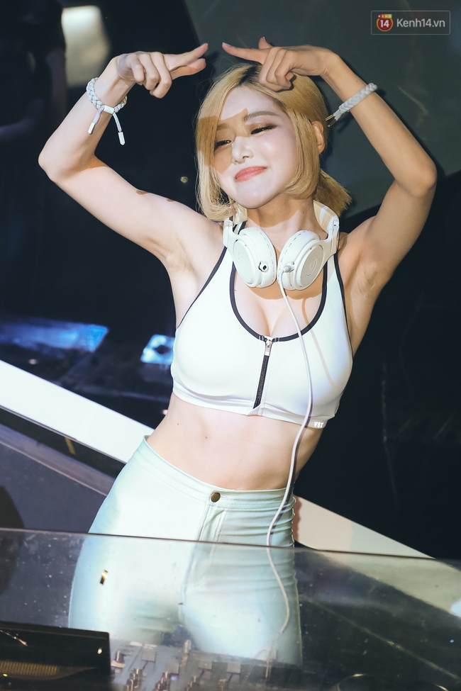 DJ SODA khoe body nóng bỏng, quẩy hết mình trong lần thứ hai trở lại Việt Nam - Ảnh 7.