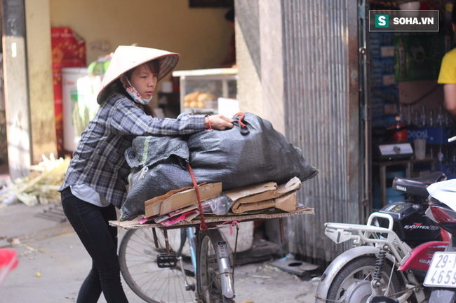 Cô bé đồng nát và những lời trách móc, dè bỉu khi cố gắng tới trường học - Ảnh 2.