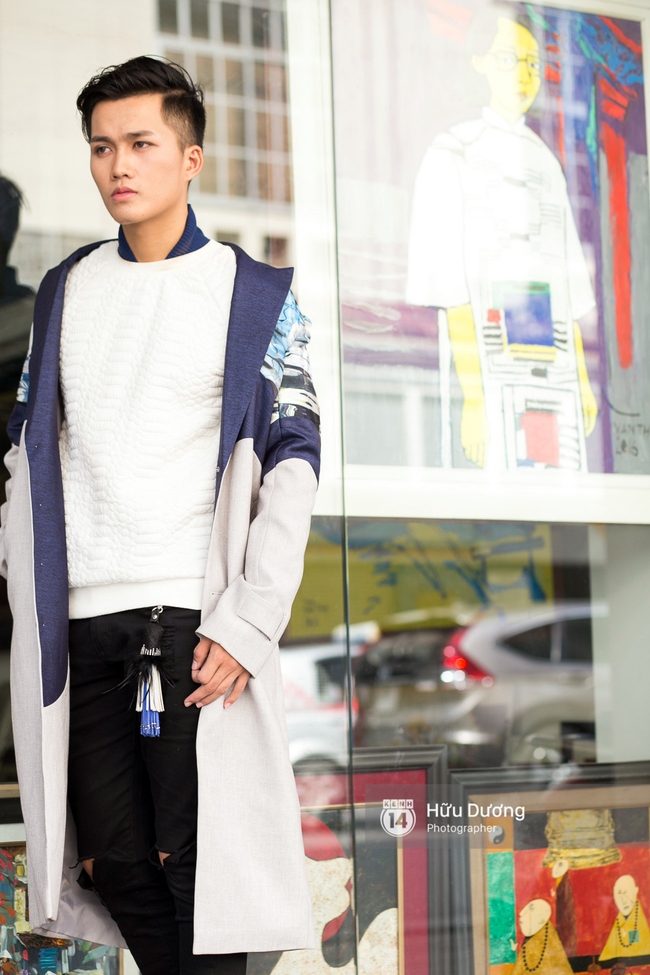 Dù đã hết lạnh, Hoàng Thùy vẫn diện áo choàng lông khoe street style tại Vietnam International Fashion Week - Ảnh 10.