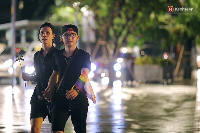 Ngày tự hào đồng tính - Những trái tim lục sắc đã có một đêm vui dưới mưa Sài Gòn như thế! - Ảnh 17.