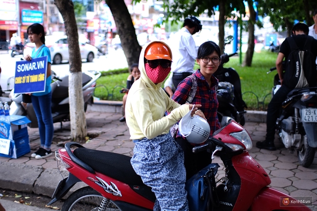 Thí sinh hoàn tất môn Ngoại ngữ, kết thúc ngày thi THPT Quốc gia đầu tiên - Ảnh 33.