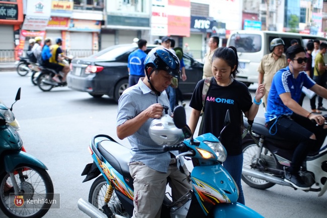 Thí sinh khắp cả nước bước vào ngày thi thứ 2 với môn Văn - Ảnh 18.