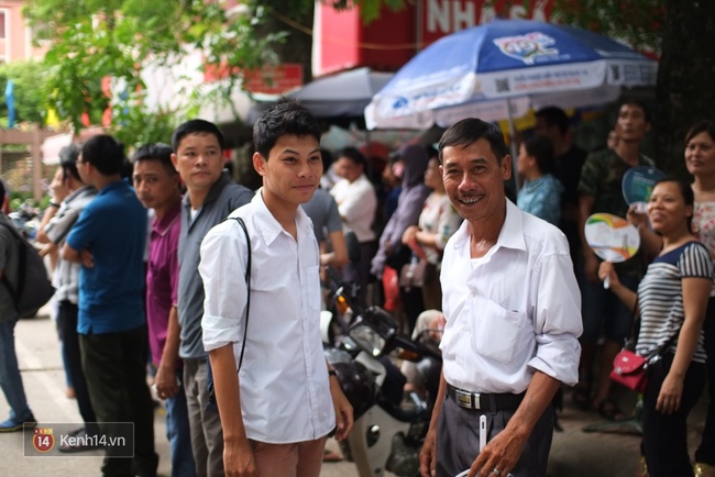 Th&iacute; sinh kết th&uacute;c buổi thi m&ocirc;n Văn, nhiều người bất ngờ v&igrave; đo&aacute;n sai đề - Ảnh 22.