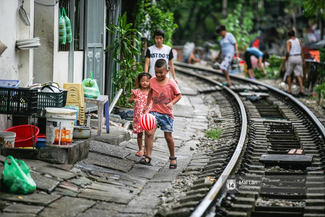 Cuộc sống bình dị nơi xóm đường tàu ồn ào, nguy hiểm nhất Hà Nội - Ảnh 5.