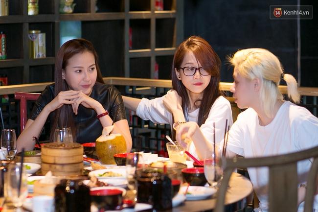 An Nguy hội ngộ vui vẻ với Phạm Hương v&agrave; team giữa t&acirc;m b&atilde;o - Ảnh 10.