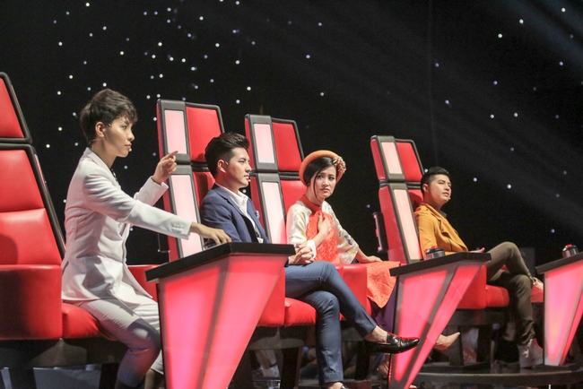 The Voice Kids: Noo Phước Thịnh rơi nước mắt khi nghe hot boy nhí hát về mẹ - Ảnh 1.