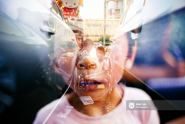 C&ocirc; b&eacute; bị lở lo&eacute;t khắp người vẫn h&agrave;ng ng&agrave;y theo mẹ đi b&aacute;n b&oacute;ng bay ở H&agrave; Nội giờ ra sao? - Ảnh 12.