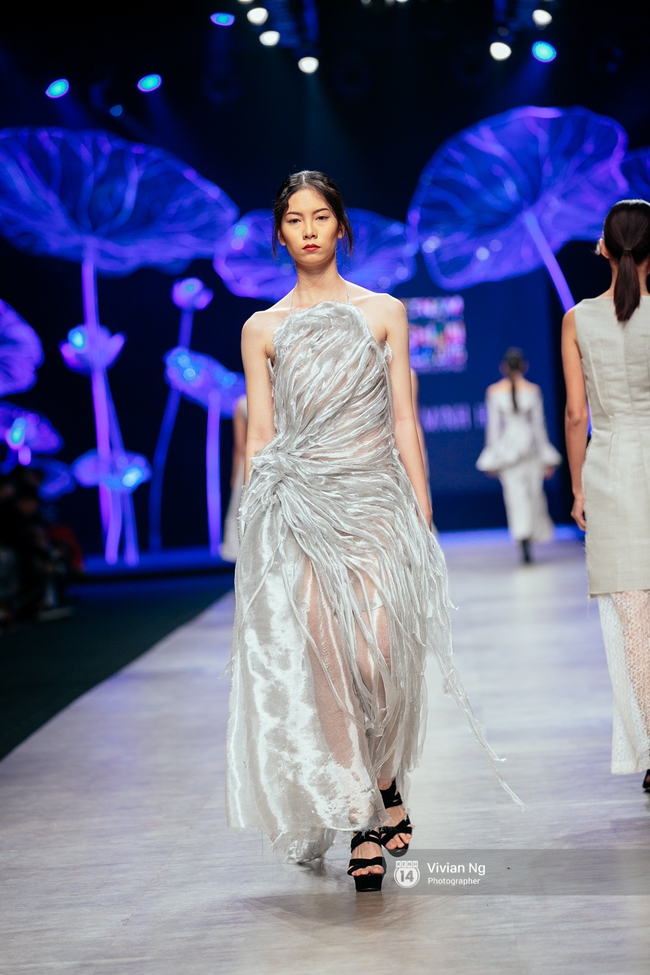 VIFW 2016 ngày 2: Khi mẫu U70, mẫu nhí lẫn bà bầu đổ bộ runway - Ảnh 66.