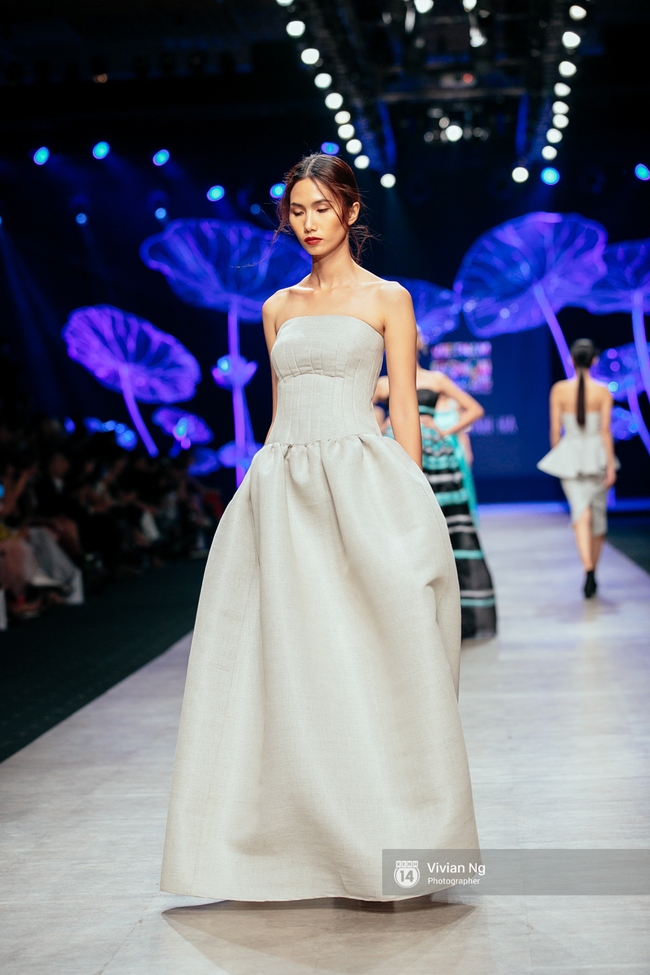 VIFW 2016 ngày 2: Khi mẫu U70, mẫu nhí lẫn bà bầu đổ bộ runway - Ảnh 67.