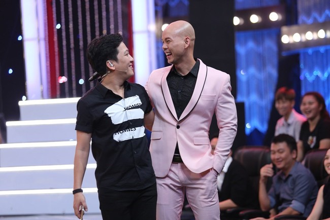 Ca sĩ giấu mặt: Phan Đinh Tùng tái ngộ MTV, ôn lại kỷ niệm thời hoàng kim - Ảnh 1.