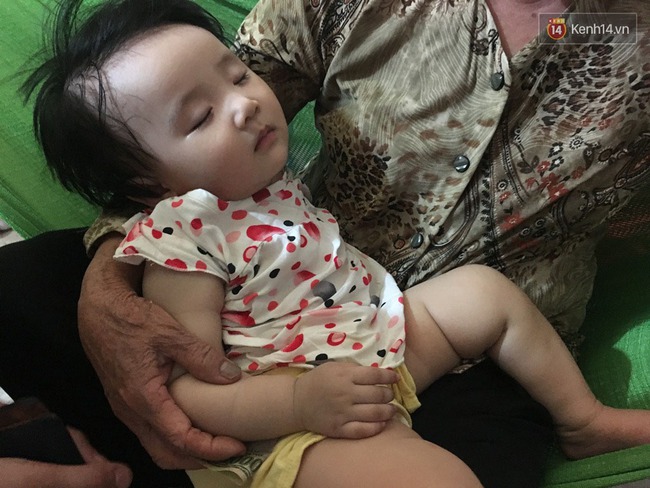 Người mẹ trẻ bị xe bu&yacute;t c&aacute;n tr&ecirc;n phố H&agrave;ng Khay c&oacute; con g&aacute;i mới chỉ 8 th&aacute;ng tuổi - Ảnh 6.